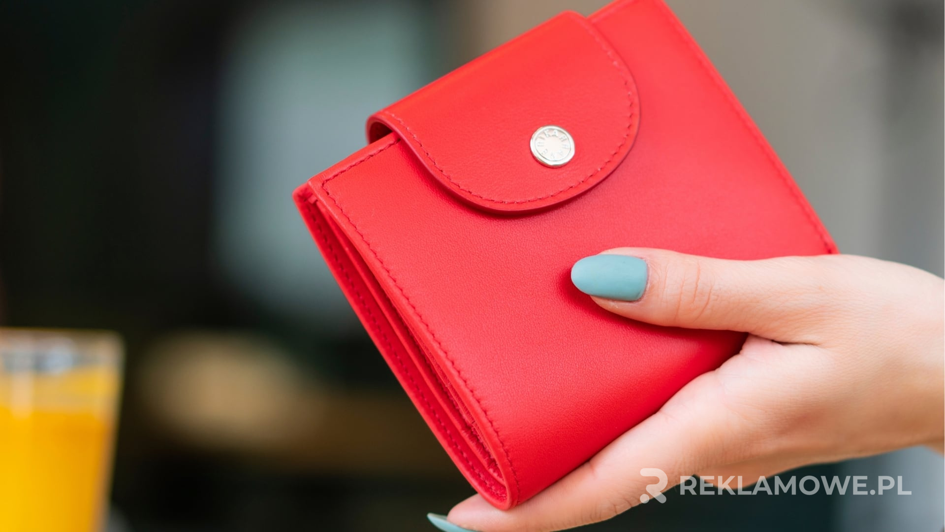 Portfele reklamowe na biurku