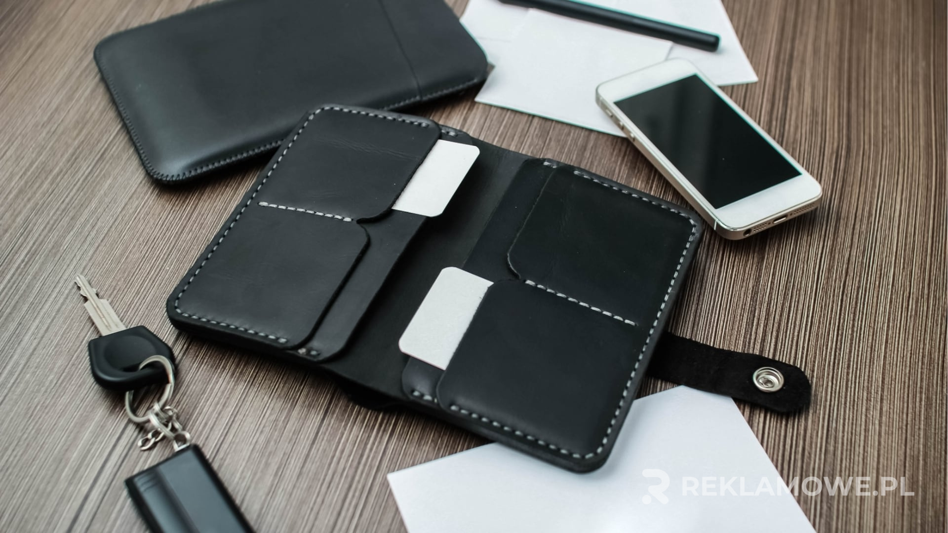 Nowoczesne trendy w projektowaniu portfeli reklamowych